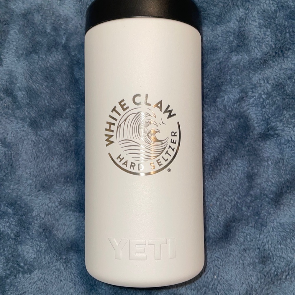 NWOT Yeti White Claw 12in Slim Can Insulator